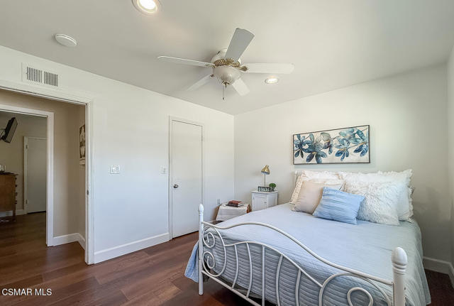 1878 Moore Street, Simi Valley CA: https://media.crmls.org/mediaz/26d2a91d-0aa9-4cc6-8a4b-b87d483cb7c8.jpg
