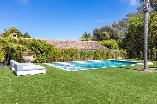 3170 Falcon Drive, Carlsbad CA: https://media.crmls.org/mediaz/26d2b3a5-c7e6-49ac-9a93-220bebaf5c1f.jpg