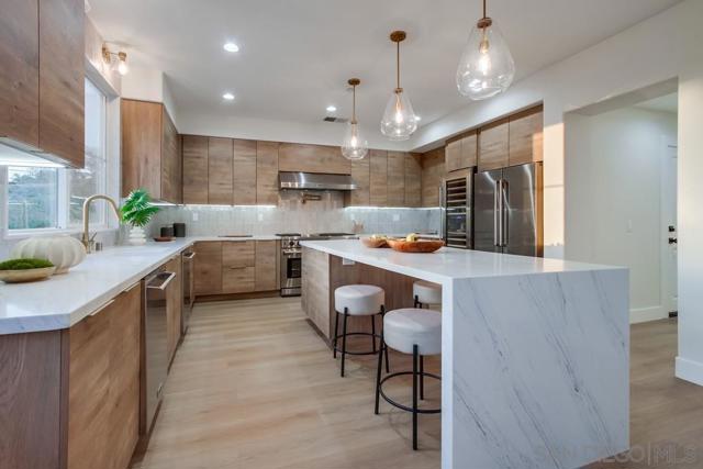 2482 San Clemente Ave, Vista CA: https://media.crmls.org/mediaz/26d32d34-0260-4132-9a39-19d6bbd2882e.jpg