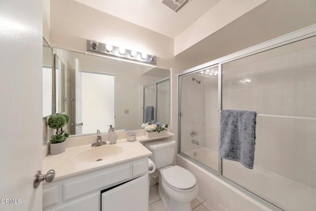 Detail Gallery Image 9 of 14 For 1029 Gilbert Ln, Ventura,  CA 93003 - 2 Beds | 2 Baths