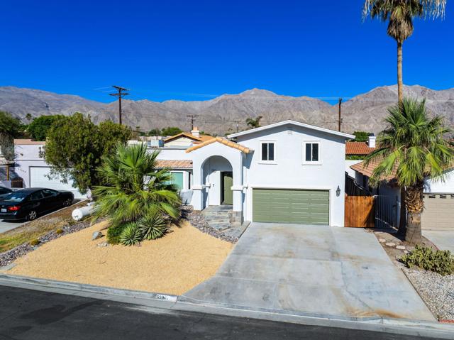 53967 Avenida Navarro, La Quinta CA: https://media.crmls.org/mediaz/26d3ce11-4e29-460b-8fe3-076f4adc7ee1.jpg