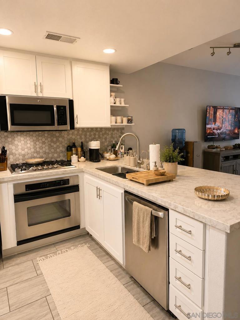 1501 India St - photo 3