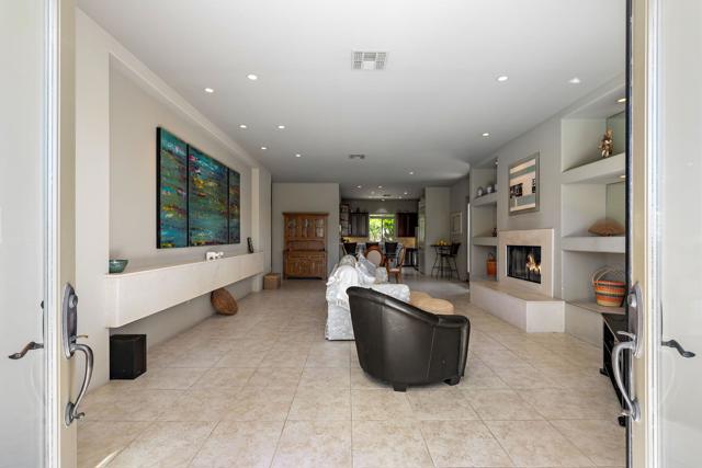 54385 Avenida Madero, La Quinta CA: https://media.crmls.org/mediaz/26d42163-9dd1-4a87-9893-1d090cba71b8.jpg