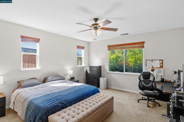 3826 Danbury Way, Fairfield CA: https://media.crmls.org/mediaz/26d508a5-f761-4c41-8e2a-95750d76d3fe.jpg