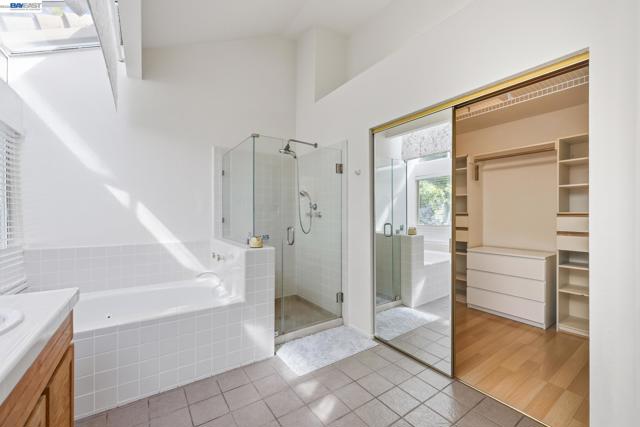 906 Vista Pointe Dr, San Ramon CA: https://media.crmls.org/mediaz/26d5c52e-7f98-402c-aeac-251f55db4460.jpg