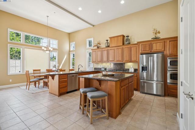 3463 Rimini Ln, Dublin CA: https://media.crmls.org/mediaz/26d6512c-47c6-49d3-a8aa-8562c96745a9.jpg