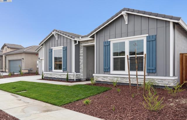 17685 Brightwood Avenue, Lathrop CA: https://media.crmls.org/mediaz/26d6a00d-b7ed-43af-ad54-482c405bef9b.jpg