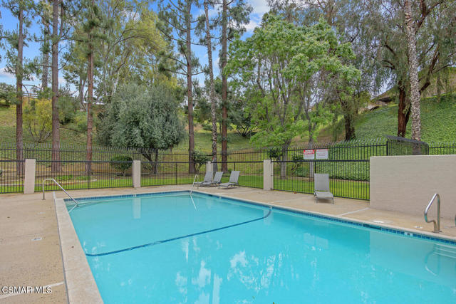 974 Hillview Cir Simi Valley-large-040-0
