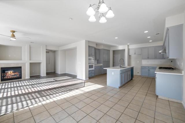 16341 Adobe Way, Lathrop CA: https://media.crmls.org/mediaz/26d6d3e8-f124-4338-87e1-040b741ec0f0.jpg