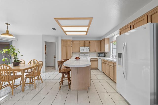 Detail Gallery Image 26 of 46 For 27 Avenida Descanso, Oceanside,  CA 92057 - 4 Beds | 2/1 Baths