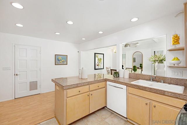 4755 Cather Ave, San Diego CA: https://media.crmls.org/mediaz/26d70054-2247-48fc-bf38-b94dfcd3d1df.jpg