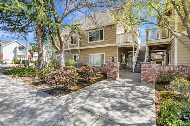 10090 Pasadena Avenue, Cupertino CA: https://media.crmls.org/mediaz/26d7bba9-35dc-4395-82ed-eaca6a0108fe.jpg