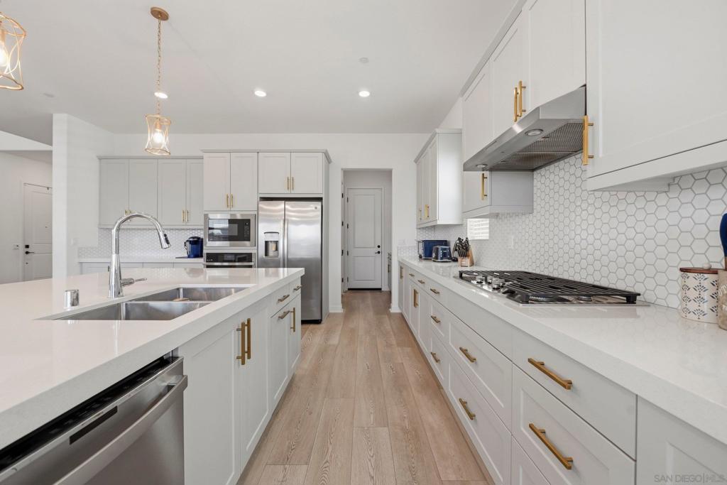 305 Creekview Ct - photo 15