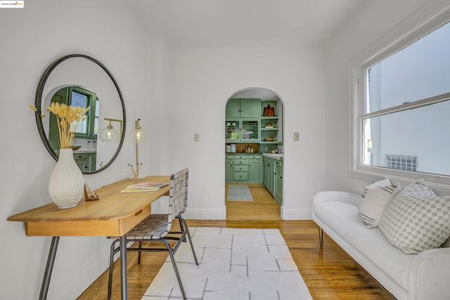 1133 Norwood Ave, Oakland CA: https://media.crmls.org/mediaz/26d7dedc-8761-4e4a-8bf7-8e98e9547f4b.jpg