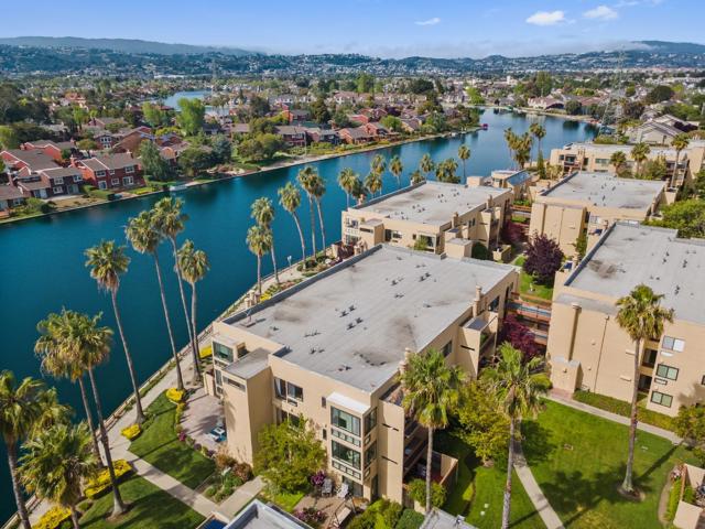 918 Beach Park Boulevard, Foster City CA: https://media.crmls.org/mediaz/26d88df0-441f-45ea-9730-f66962f5b015.jpg