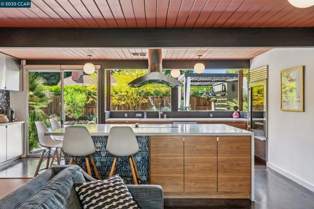 232 Clyde Dr, Walnut Creek CA: https://media.crmls.org/mediaz/26d8a171-3c82-4e48-bacc-54845dfd2c9a.jpg