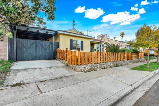 4920 Elsa Road, San Diego CA: https://media.crmls.org/mediaz/26d9041d-0d7e-4c03-ab8c-c11cc8cf3205.jpg