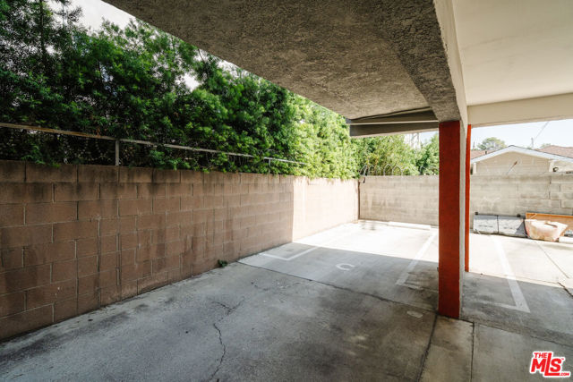 246 N Coronado Street, Los Angeles CA: https://media.crmls.org/mediaz/26d97f1e-0812-4715-a406-cf916f9e8fde.jpg