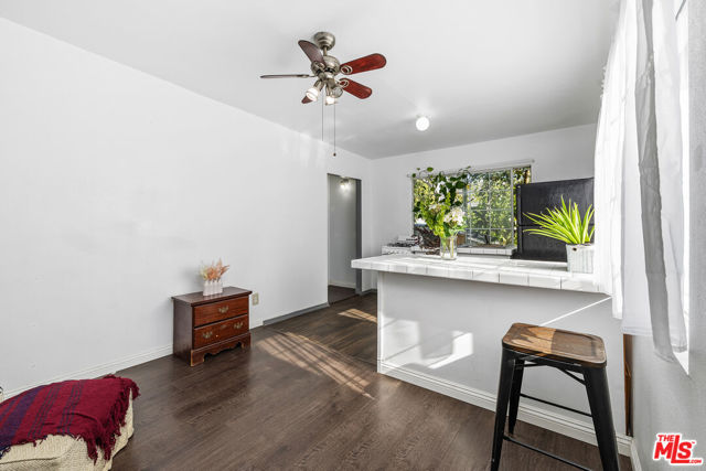 5184 Caspar Avenue, Los Angeles CA: https://media.crmls.org/mediaz/26d9f8b8-5f02-477a-949b-6d0681b36bd2.jpg