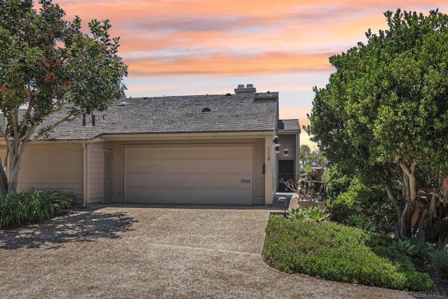 119 Spinnaker Ct, Del Mar CA: https://media.crmls.org/mediaz/26da5fb5-e801-4908-b280-b8391c7b79cb.jpg