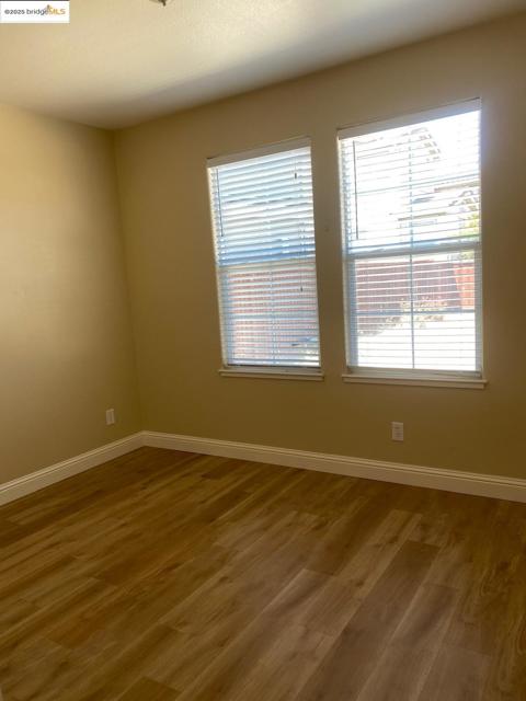 5509 Vista Ct, Richmond CA: https://media.crmls.org/mediaz/26da60ed-f4ff-4be0-a2f7-b7781d28eabc.jpg