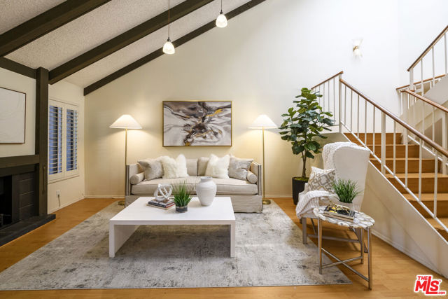 4628 Maytime Lane, Culver City CA: https://media.crmls.org/mediaz/26dbf6ae-563e-4e80-ba51-e6ebc6bdb3b2.jpg