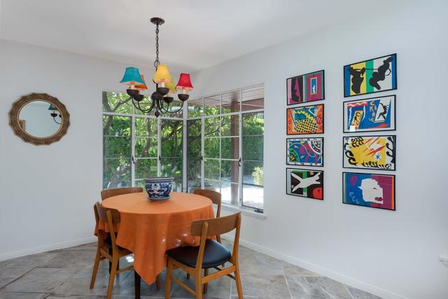 438 E Avenida Hokona, Palm Springs CA: https://media.crmls.org/mediaz/26dc64d4-8ed7-4478-952b-fed2e03f0c04.jpg