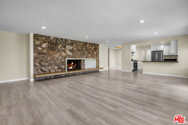 5137 Reynier Avenue, Los Angeles CA: https://media.crmls.org/mediaz/26dc8119-655c-4a85-b1ba-897773f553c8.jpg