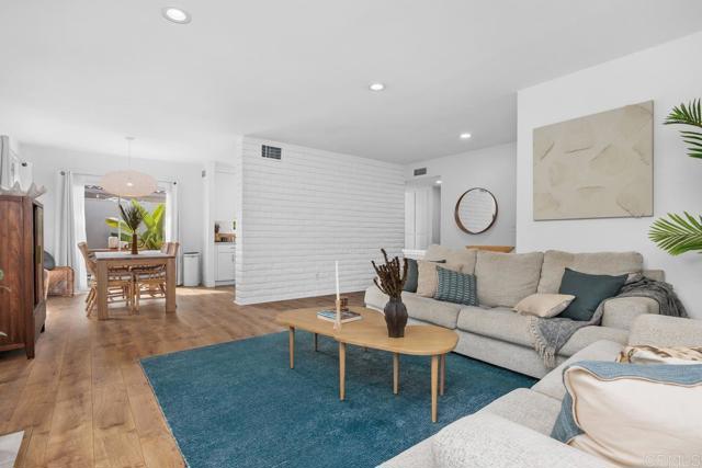 Detail Gallery Image 3 of 24 For 7021 Estrella De Mar Rd, Carlsbad,  CA 92009 - 2 Beds | 2 Baths