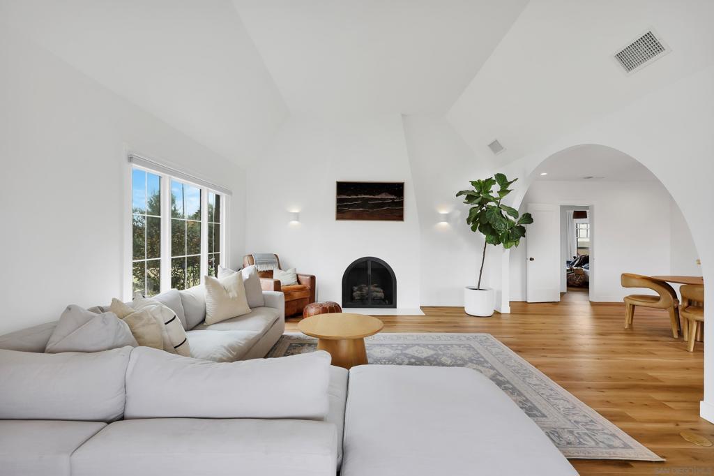 MLS #250043576SD image #5