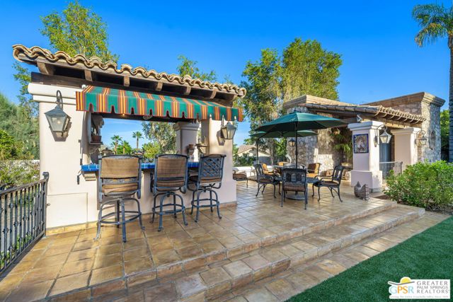 32 Clancy Lane, Rancho Mirage CA: https://media.crmls.org/mediaz/26dfc487-42db-4f0c-9ee3-c9bc8dee1393.jpg