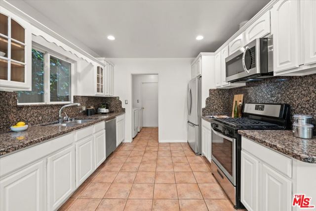 1220 N Norman Place, Los Angeles CA: https://media.crmls.org/mediaz/26e0259c-aa62-4786-a630-db3789e8d409.jpg