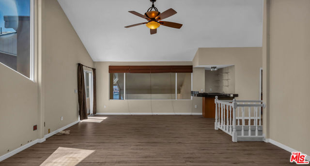 16661 Carousel Lane, Huntington Beach CA: https://media.crmls.org/mediaz/26e033d1-441e-4fc9-96fc-b41aa8f9f82a.jpg