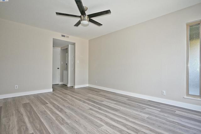 19100 Crest Ave, Castro Valley CA: https://media.crmls.org/mediaz/26e0aeda-49f2-4dfb-8d7b-6bb5c79e32fb.jpg