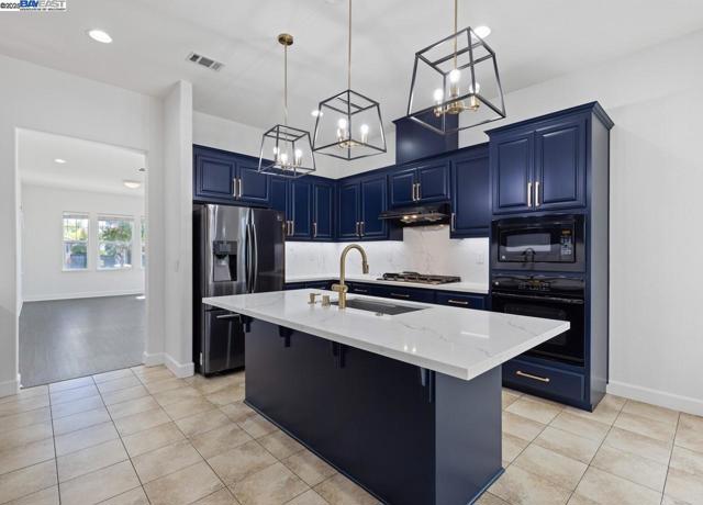 2453 Forino Dr, Dublin CA: https://media.crmls.org/mediaz/26e0f6b3-0b3d-4276-a4d0-18dbfc1f0c63.jpg
