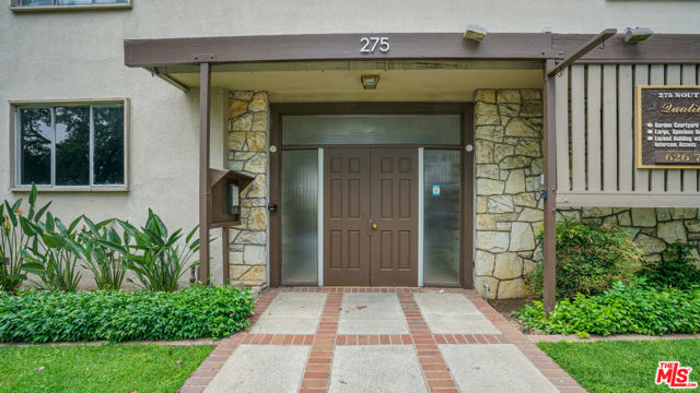275 S Marengo Avenue, Pasadena CA: https://media.crmls.org/mediaz/26e11d3c-8b38-433d-afac-b8a13229c79f.jpg