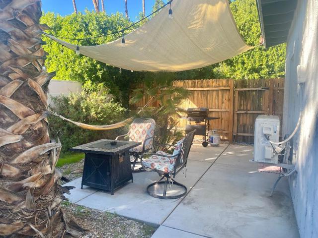 1962 E Baristo Road, Palm Springs CA: https://media.crmls.org/mediaz/26e14e88-c942-4334-a09f-34edc57f55d2.jpg