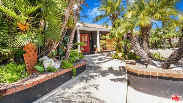 1237 Brian Street, Placentia CA: https://media.crmls.org/mediaz/26e1561d-b064-4c6d-8336-5b76c17eb85b.jpg