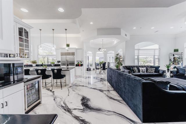 733 CLAYBURN CT, Alpine CA: https://media.crmls.org/mediaz/26e211f0-d172-4267-82f0-1fab2b710155.jpg