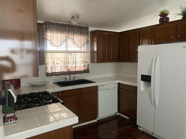 Detail Gallery Image 7 of 36 For 501 Anita St. Spc 16, Chula Vista,  CA 91911 - 2 Beds | 2 Baths