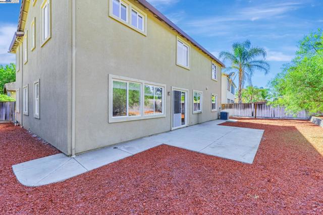 5675 Arcadia Cir, Discovery Bay CA: https://media.crmls.org/mediaz/26e23ce3-5a54-4ad3-a213-75749ec26e75.jpg