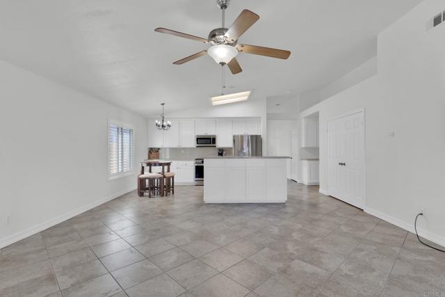 Detail Gallery Image 14 of 64 For 23326 Red Willow Way, Murrieta,  CA 92562 - 3 Beds | 2 Baths