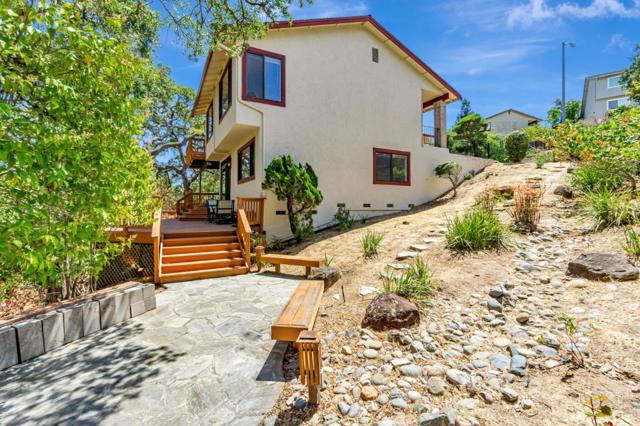 126 Saint Joan Lane, Pleasant Hill CA: https://media.crmls.org/mediaz/26e2ba18-87de-4585-a737-677c379c7d40.jpg