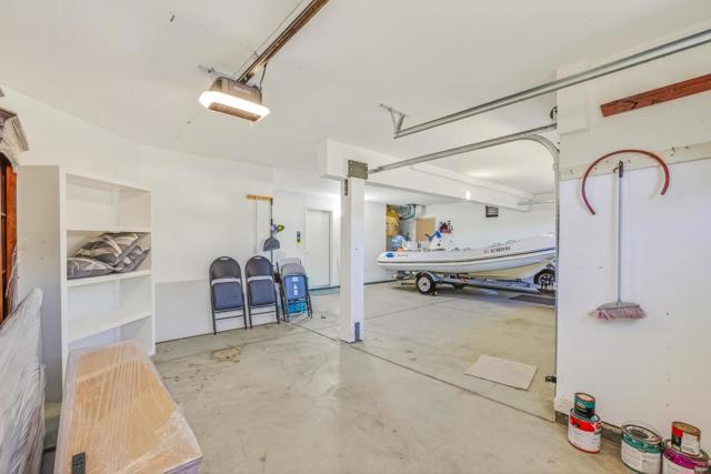 3245 Estrella Del Mar Way, Marina CA: https://media.crmls.org/mediaz/26e2db55-9b26-432a-9133-1a024ee79d22.jpg