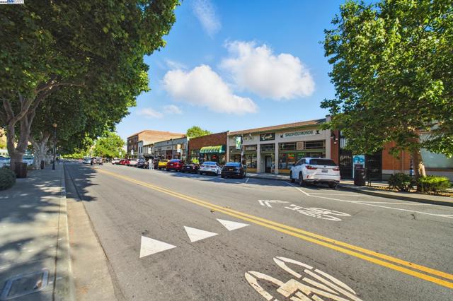 35864 Killorglin Cmn, Fremont CA: https://media.crmls.org/mediaz/26e36d7b-cb87-4fe5-a65d-15def9d2be75.jpg