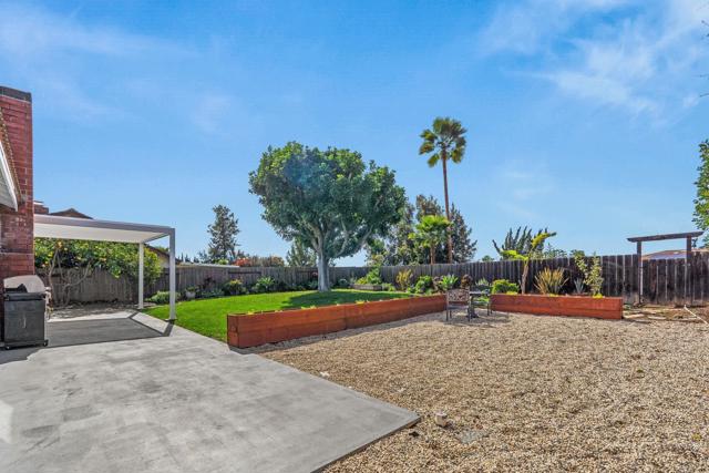 Detail Gallery Image 5 of 30 For 2049 Camino Dr, Escondido,  CA 92026 - 2 Beds | 2 Baths