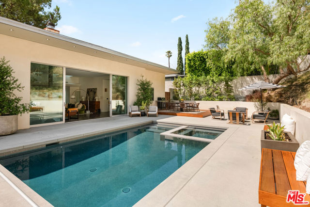8137 Amor Road, Los Angeles CA: https://media.crmls.org/mediaz/26e48c13-5478-4138-b346-10c06597883d.jpg