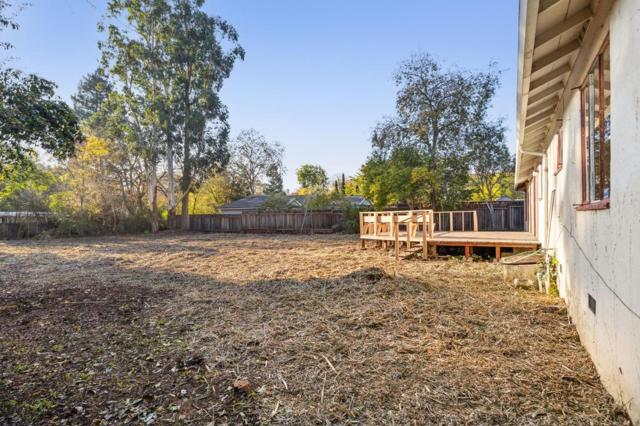 442 Knoll Drive, Los Altos CA: https://media.crmls.org/mediaz/26e5ffb0-6524-405f-814a-59e89df0213f.jpg