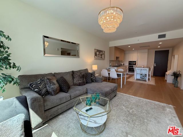 877 Francisco Street, Los Angeles CA: https://media.crmls.org/mediaz/26e651cd-ae40-4695-823e-7f1ec8457c9a.jpg