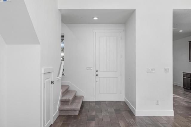 115 Lemon Blossom Ln, Patterson CA: https://media.crmls.org/mediaz/26e689dd-7677-44b3-a168-d941ce3cbc87.jpg